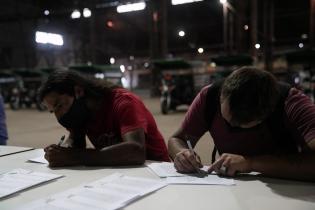 Entrega de motocarros a clasificadores