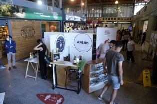 Recorrida por el Mercado del Vino en el Mercado Agrícola de Montevideo