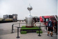 Embajada del hincha en el faro de Punta Carretas