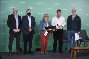 Entrega de premios del concurso “Desafío Montevideo API 2021” Entrega de premios del concurso “Desafío Montevideo API 2021”
