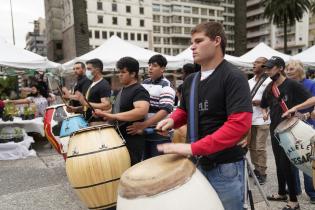 Cierre de la feria Montevideo Sin Barreras en la Plaza Independencia