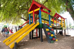 Inauguración de obra en el Espacio recreativo infantil de la plaza deportes Nº 12