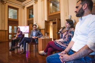 Presentación de la zarzuela "La del manojo de rosas" de Pablo Sorozábal en el foyer del Teatro Solís