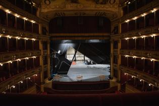 Presentación de la zarzuela "La del manojo de rosas" de Pablo Sorozábal en el foyer del Teatro Solís