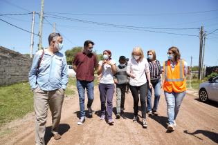 Recorrida de la Intendenta Carolina Cosse por obras del Plan ABC en el barrio Los Milagros