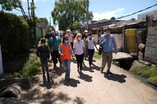 Recorrida de la Intendenta Carolina Cosse por obras del Plan ABC en el barrio Los Milagros