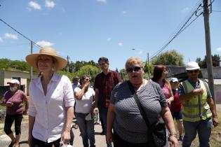 Recorrida de la Intendenta Carolina Cosse por obras del Plan ABC en el barrio Capra 2