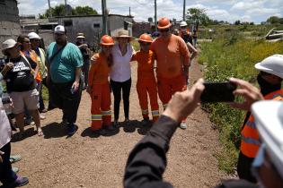 Recorrida de la Intendenta Carolina Cosse por obras del Plan ABC en el barrio El Viñedo