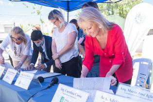 Firma de convenio con el MVOT para iniciar construcción de viviendas en barrio La Paloma Firma de convenio con el MVOT para iniciar construcción de viviendas en barrio La Paloma