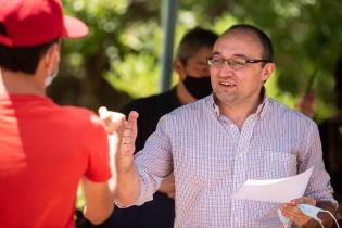 Entrega de diplomas a participantes de cursos dictados en Cedel Carrasco