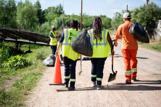 Acciones de limpieza en barrio La Rinconada con el apoyo de integrantes del Plan Laboral ABC