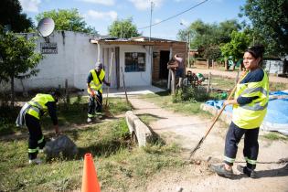 Acciones de limpieza en barrio La Rinconada con el apoyo de integrantes del Plan Laboral ABC Acciones de limpieza en barrio La Rinconada con el apoyo de integrantes del Plan Laboral ABC