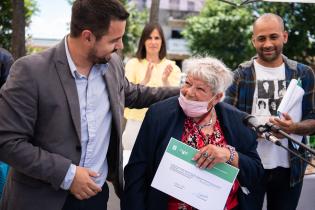 Ceremonia de entrega de diplomas a personas egresadas de los cursos y capacitaciones brindadas en CEDEL Casavalle