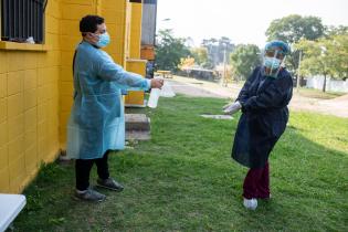 Hisopado de Covid-19 en la Policlínica Los Ángeles del Complejo SACUDE