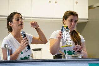 Taller de Cocina Uruguay en la feria Arte 5 de Trouville