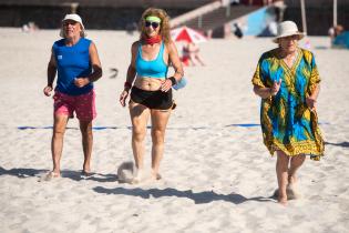 Actividades físicas y gimnasia para personas mayores en Playa Ramírez