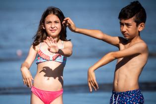 Actividades deportivas y recreativas en playa Ramírez en el marco del Programa Verano