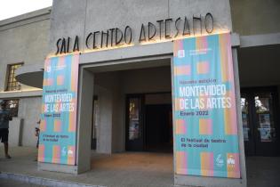Montevideo de las Artes Teatro en el Centro Cultural Artesano Montevideo de las Artes Teatro en el Centro Cultural Artesano