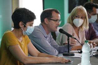 Conferencia de prensa sobre acciones tomadas ante inundaciones en Montevideo