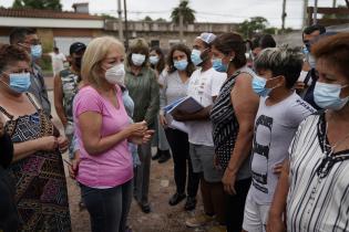 Donación de colchones y elementos de limpieza en Dr. Alfonso Lamas a familias damnificadas por las inundaciones