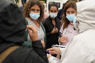 Donación de colchones y elementos de limpieza en el asentamiento El Progreso para familias damnificadas por las inundaciones Donación de colchones y elementos de limpieza en el asentamiento El Progreso para familias damnificadas por las inundaciones