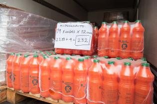Preparativos para la donación de colchones y elementos de limpieza en el CECOED Preparativos para la donación de colchones y elementos de limpieza en el CECOED