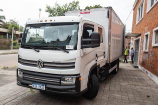 Preparativos para la donación de colchones y elementos de limpieza en el CECOED Preparativos para la donación de colchones y elementos de limpieza en el CECOED
