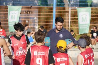 Partido de la Liga JR. NBA Conferencia Oeste en la Plaza Seregni