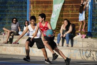 Partido de la Liga JR. NBA Conferencia Oeste en la Plaza Seregni