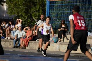 Partido de la Liga JR. NBA Conferencia Oeste en la Plaza Seregni