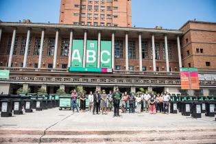 Lanzamiento del programa “Reciclando Barrio a Barrio” en la explanada de la Intendencia de Montevideo