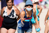 Encuentro de tejo en playa del Cerro en el marco del Programa Verano