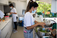 Taller de Cocina Uruguay para adolescentes en el Centro Comunal Zonal 17