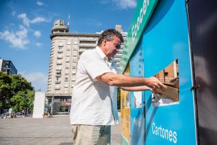 Ecocentro itinerante en la explanada de la Intendencia de Montevideo 