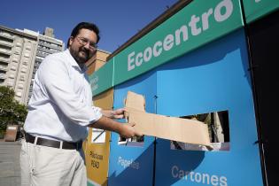 Ecocentro itinerante en la explanada de la Intendencia de Montevideo 