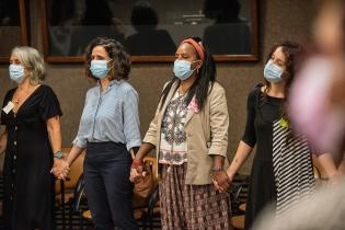 Actividad de la Asesoría para la igualdad de Género con integrantes de Comuna Mujer en la Intendencia de Montevideo Actividad de la Asesoría para la igualdad de Género con integrantes de Comuna Mujer en la Intendencia de Montevideo