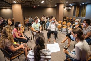 Actividad de la Asesoría para la igualdad de Género con integrantes de Comuna Mujer en la Intendencia de Montevideo Actividad de la Asesoría para la igualdad de Género con integrantes de Comuna Mujer en la Intendencia de Montevideo