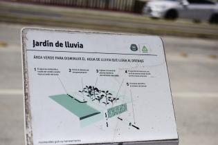 Jardines de lluvia ubicados en la Av. Dr. Luis Alberto de Herrera entre José Mazzini y República de El Salvador Jardines de lluvia ubicados en la Av. Dr. Luis Alberto de Herrera entre José Mazzini y República de El Salvador