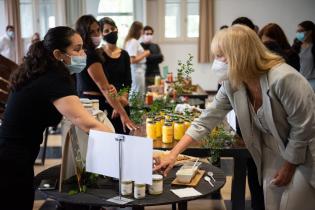 Feria de Mujeres Emprendedoras en Cedel Carrasco en el marco del Mes de la Mujer Feria de Mujeres Emprendedoras en Cedel Carrasco en el marco del Mes de la Mujer