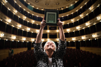 Declaración de visitante ilustre a Liliana Herrero en el Teatro Solís