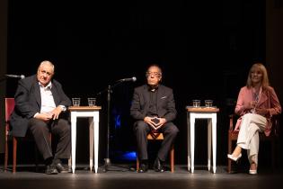 Declaración de Ciudadanos Ilustres a Eduardo "Toto" Méndez y Julio Cobelli en el Teatro Solís