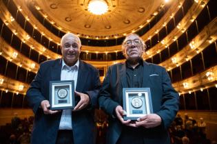 Declaración de Ciudadanos Ilustres a Eduardo "Toto" Méndez y Julio Cobelli en el Teatro Solís Declaración de Ciudadanos Ilustres a Eduardo "Toto" Méndez y Julio Cobelli en el Teatro Solís