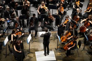 Concierto inaugural de la temporada principal 2022 de la Orquesta Filarmónica de Montevideo en en Teatro Solís