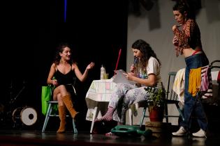 Ciclo de ganadores de la Movida Joven 2021 en el Centro Cultural Artesano Ciclo de ganadores de la Movida Joven 2021 en el Centro Cultural Artesano