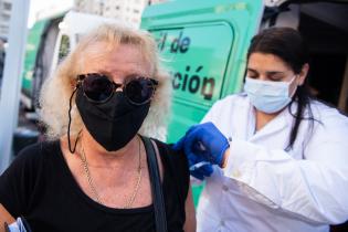 Jornada de vacunación contra la gripe en la explanada de la Intendencia de Montevideo Jornada de vacunación contra la gripe en la explanada de la Intendencia de Montevideo