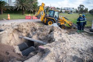 Avance de obras de saneamiento en rambla Tomás Berreta y Lido