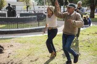 Visita a feria de pequeños emprendedores en plaza Lafone