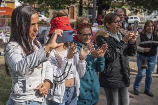 Visita a feria de pequeños emprendedores en plaza Lafone