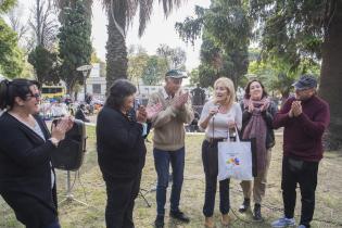 Visita a feria de pequeños emprendedores en plaza Lafone