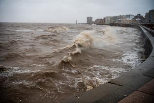 Servicio de Convivencia Departamental realiza relevamiento de daños causados por el temporal en Montevideo, 17 de mayo de 2022